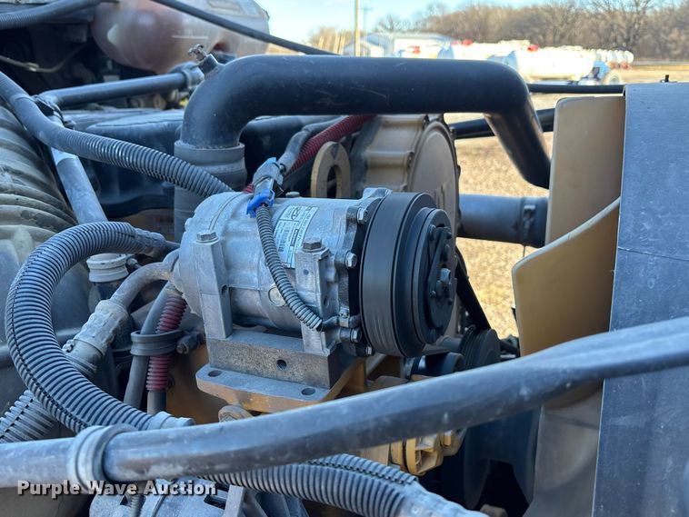 image for item FG1652 2003 Freightliner Columbia semi truck