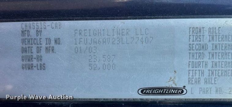 image for item FG1652 2003 Freightliner Columbia semi truck