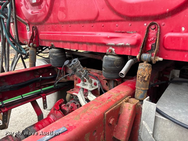 image for item FG1744 2015 Freightliner Cascadia semi truck