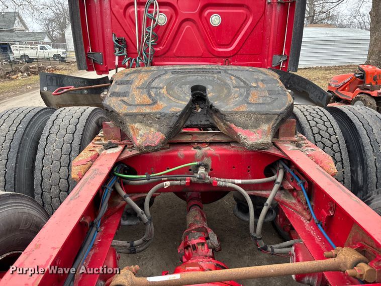 image for item FG1744 2015 Freightliner Cascadia semi truck