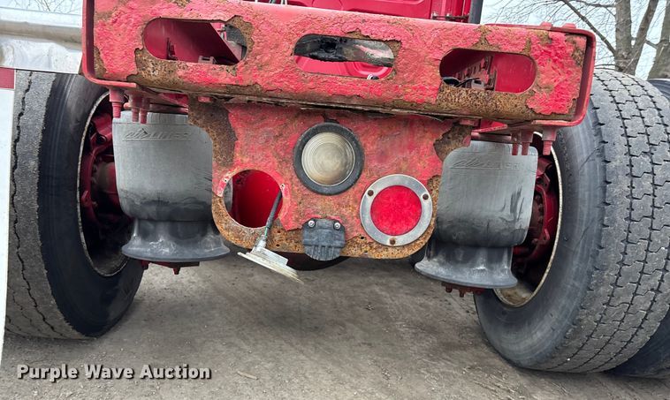 image for item FG1744 2015 Freightliner Cascadia semi truck