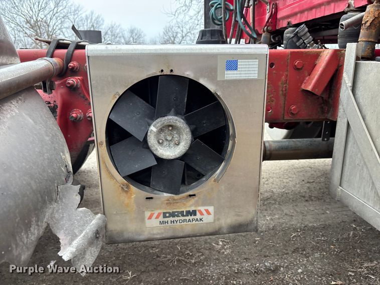 image for item FG1744 2015 Freightliner Cascadia semi truck