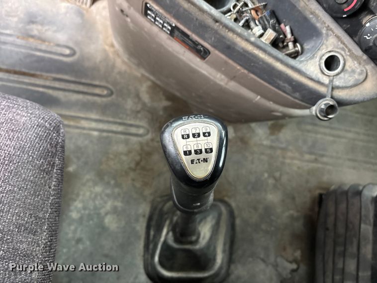 image for item FG1744 2015 Freightliner Cascadia semi truck