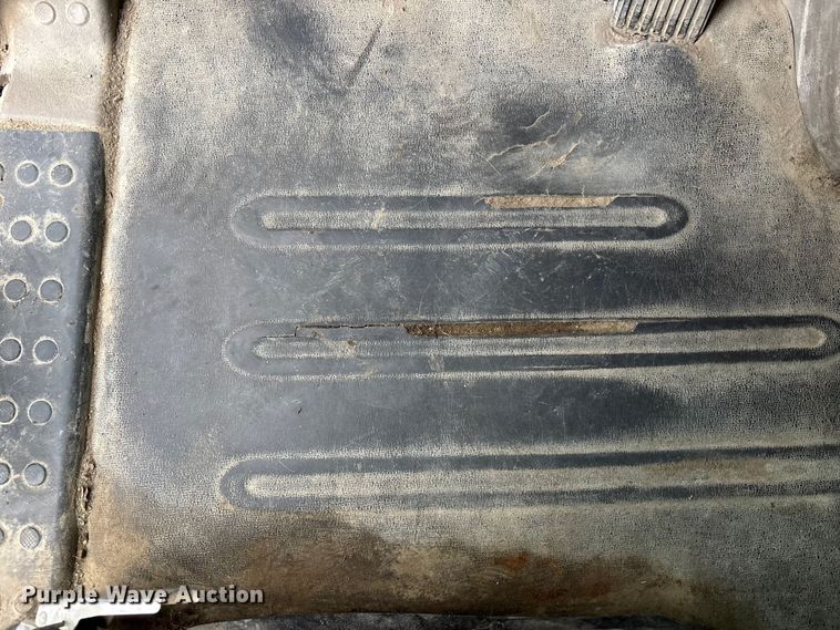 image for item FG1744 2015 Freightliner Cascadia semi truck