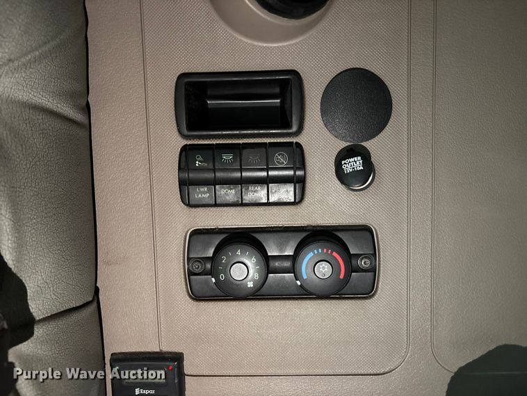 image for item FG1744 2015 Freightliner Cascadia semi truck