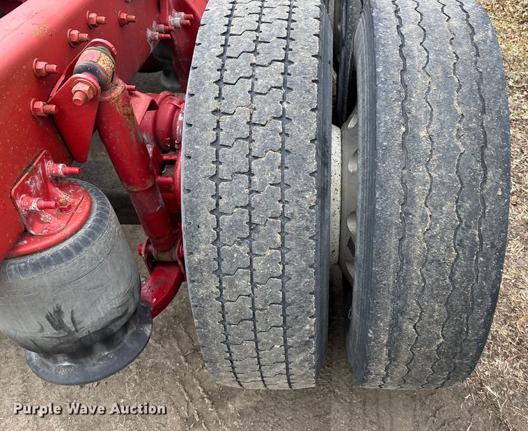 image for item FG1744 2015 Freightliner Cascadia semi truck