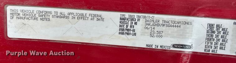 image for item FG1744 2015 Freightliner Cascadia semi truck