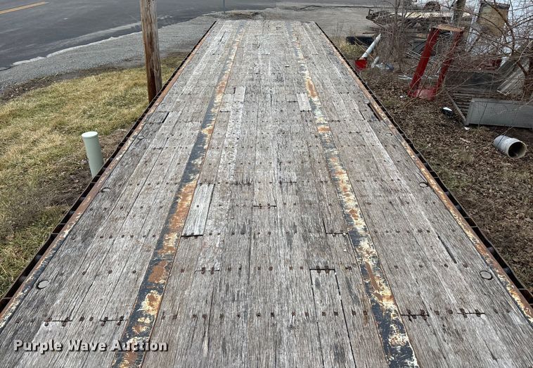 image for item FG1745 2006 Transcraft TL2000-H flatbed trailer