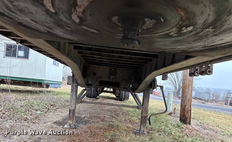 image for item FG1745 2006 Transcraft TL2000-H flatbed trailer