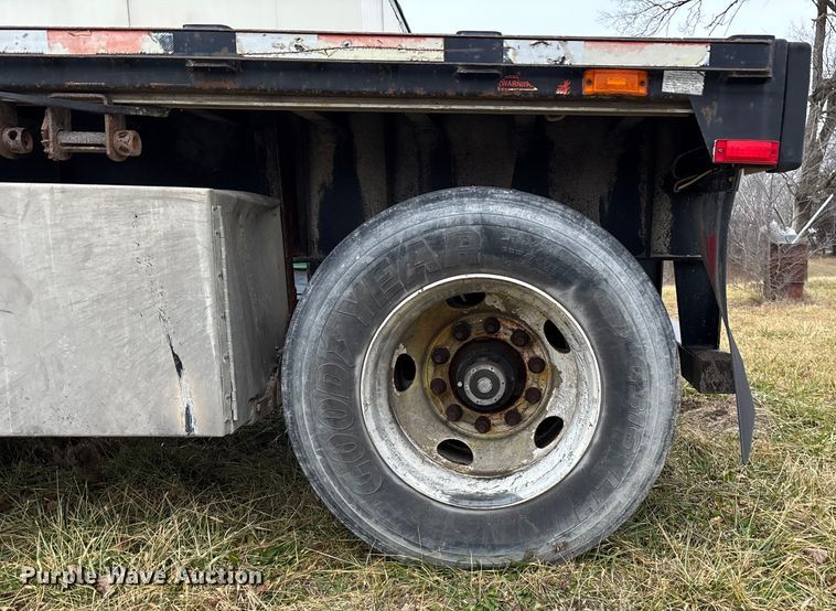 image for item FG1745 2006 Transcraft TL2000-H flatbed trailer