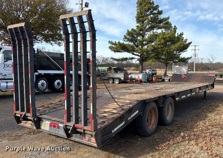 image for item FI0089 2001 Viking drop deck equipment trailer