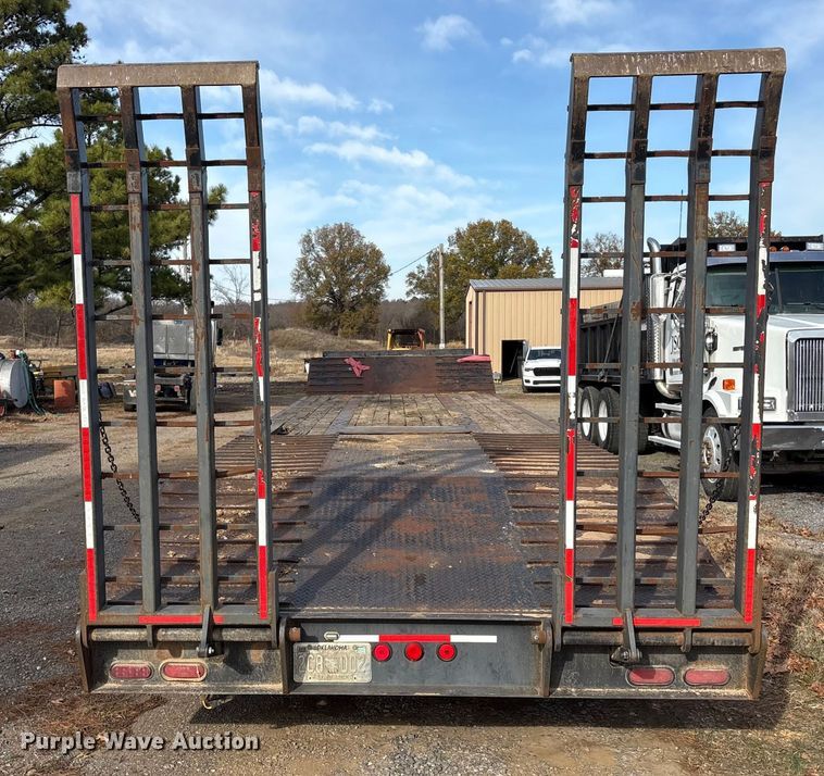 image for item FI0089 2001 Viking drop deck equipment trailer