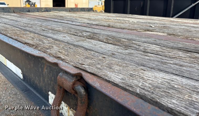 image for item FI0089 2001 Viking drop deck equipment trailer