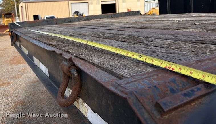 image for item FI0089 2001 Viking drop deck equipment trailer