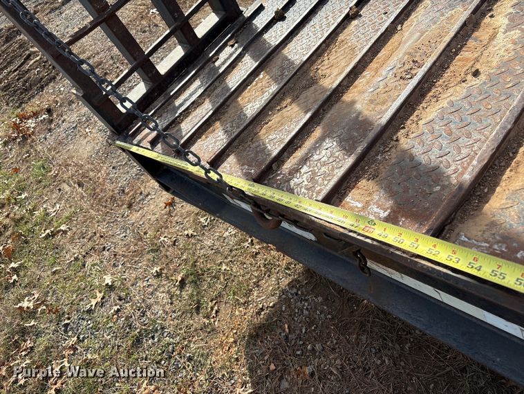 image for item FI0089 2001 Viking drop deck equipment trailer