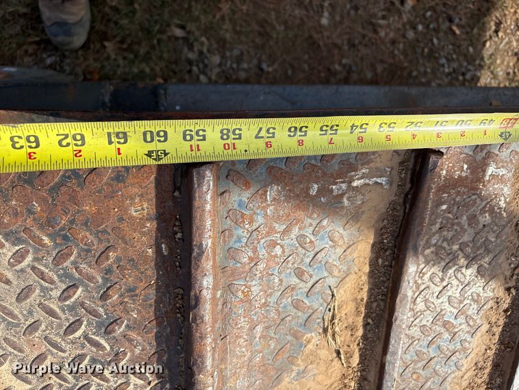 image for item FI0089 2001 Viking drop deck equipment trailer