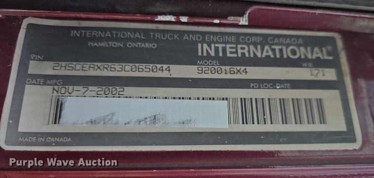 image for item FI0740 2003 International 9200I semi truck