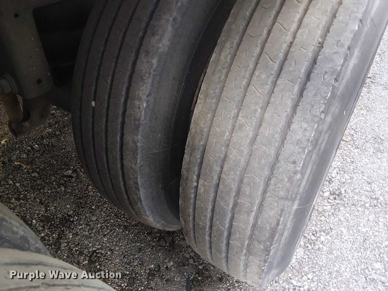 image for item FK0904 2002 Hyundai Translead dry van trailer