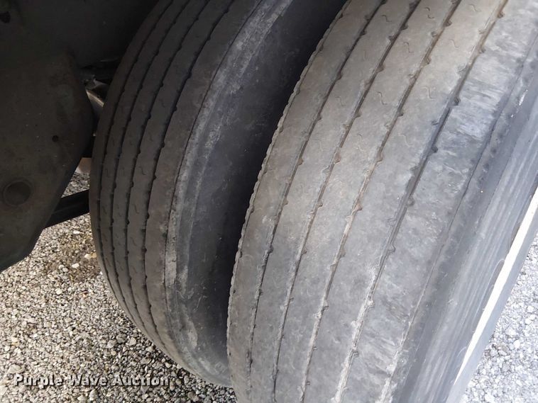 image for item FK0904 2002 Hyundai Translead dry van trailer