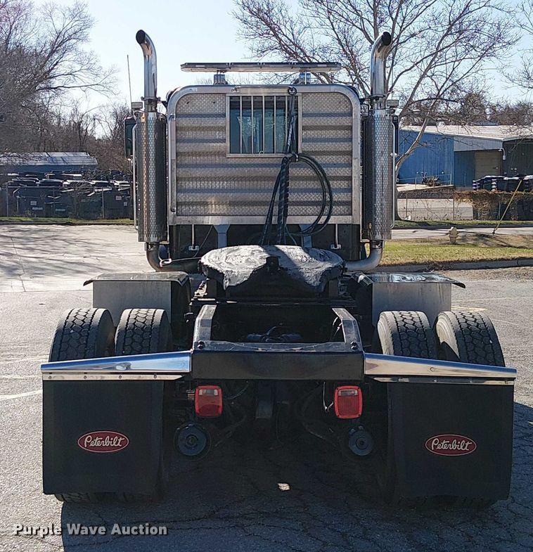 image for item FK0914 2002 Peterbilt 378 semi truck