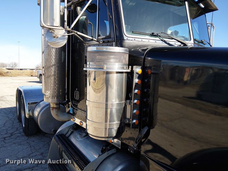 image for item FK0914 2002 Peterbilt 378 semi truck