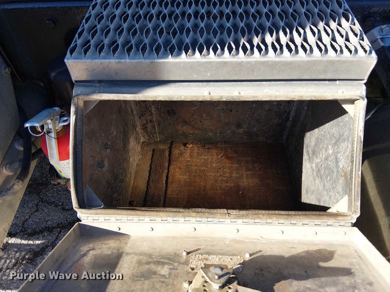 image for item FK0914 2002 Peterbilt 378 semi truck