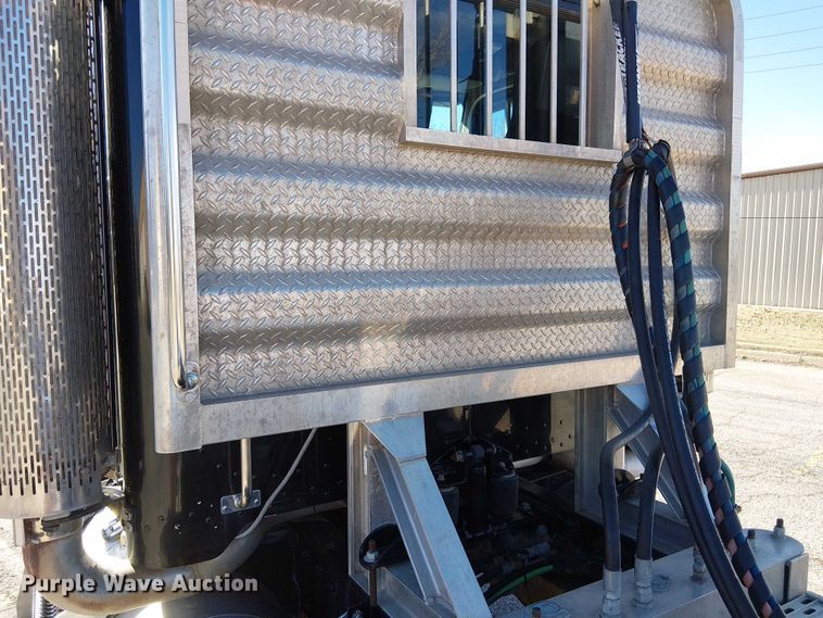 image for item FK0914 2002 Peterbilt 378 semi truck