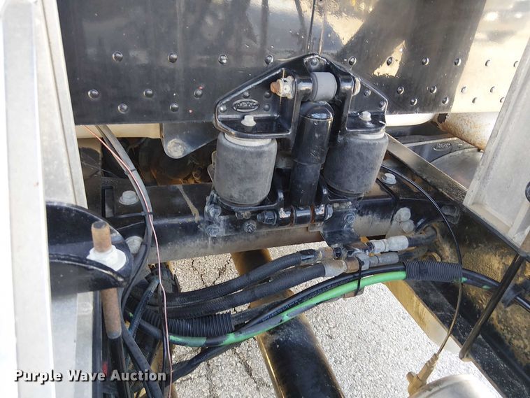 image for item FK0914 2002 Peterbilt 378 semi truck