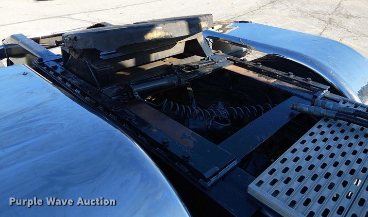 image for item FK0914 2002 Peterbilt 378 semi truck