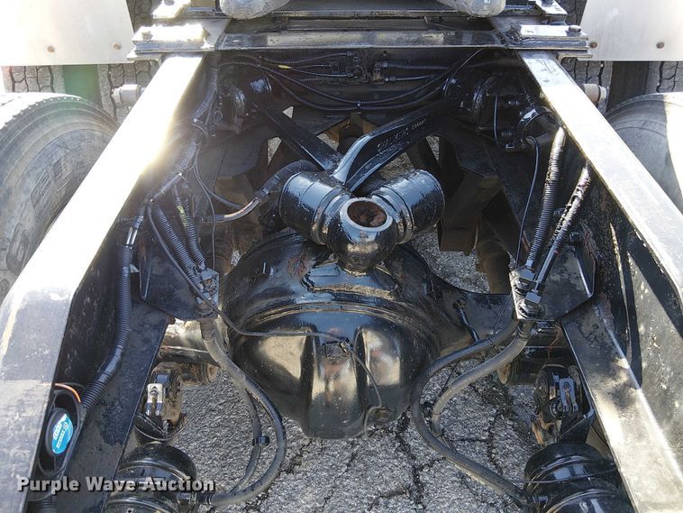 image for item FK0914 2002 Peterbilt 378 semi truck