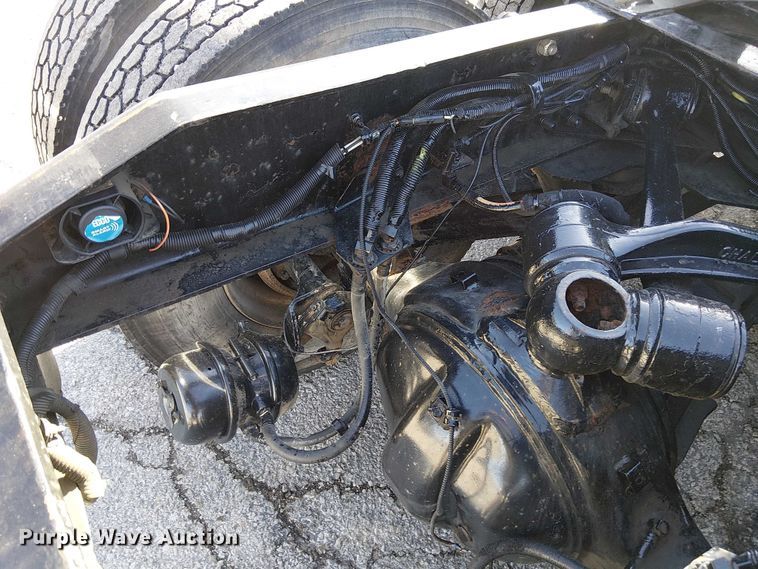 image for item FK0914 2002 Peterbilt 378 semi truck