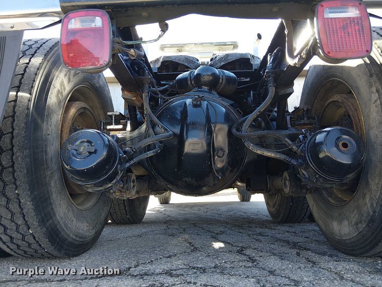 image for item FK0914 2002 Peterbilt 378 semi truck