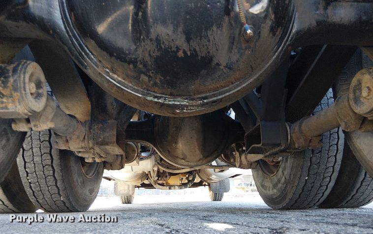 image for item FK0914 2002 Peterbilt 378 semi truck