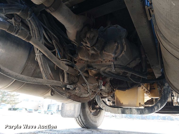 image for item FK0914 2002 Peterbilt 378 semi truck