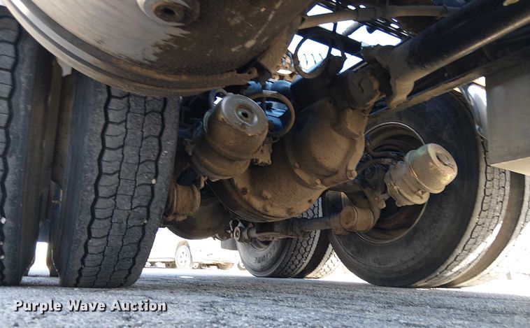 image for item FK0914 2002 Peterbilt 378 semi truck