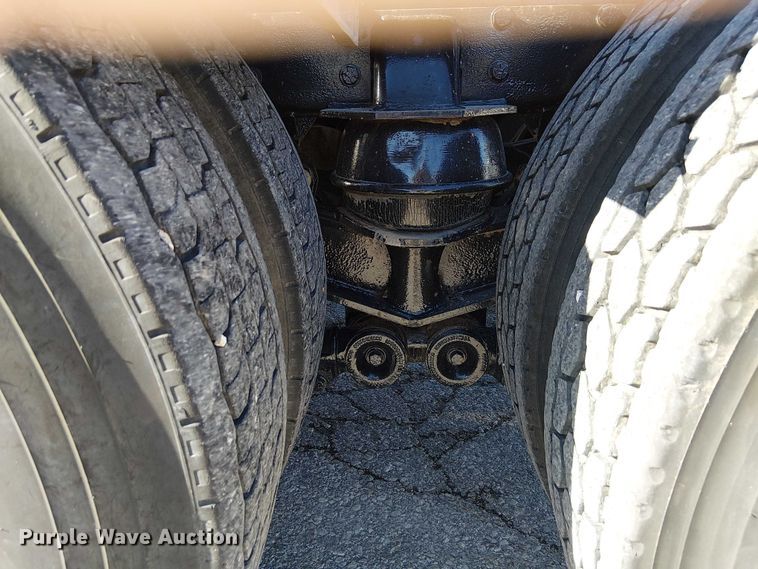 image for item FK0914 2002 Peterbilt 378 semi truck