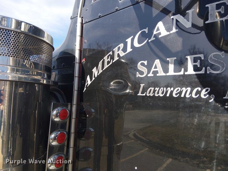 image for item FK0914 2002 Peterbilt 378 semi truck