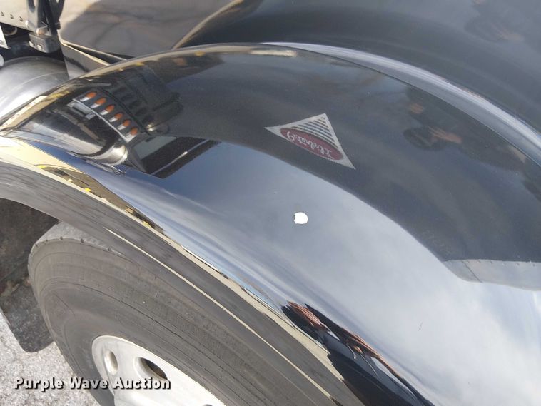 image for item FK0914 2002 Peterbilt 378 semi truck