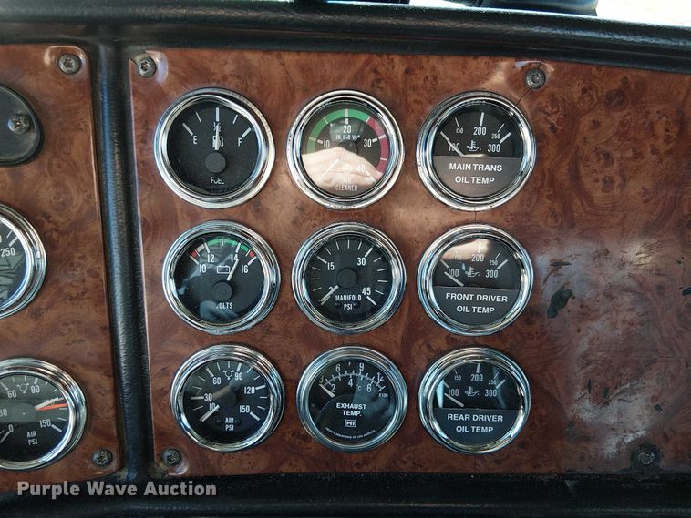 image for item FK0914 2002 Peterbilt 378 semi truck