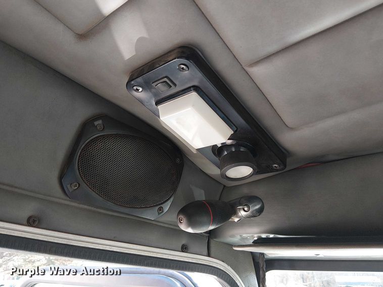 image for item FK0914 2002 Peterbilt 378 semi truck