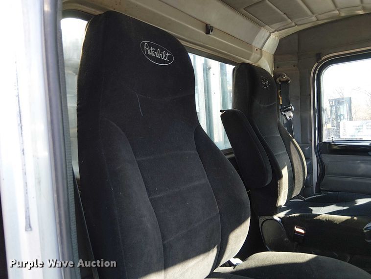 image for item FK0914 2002 Peterbilt 378 semi truck