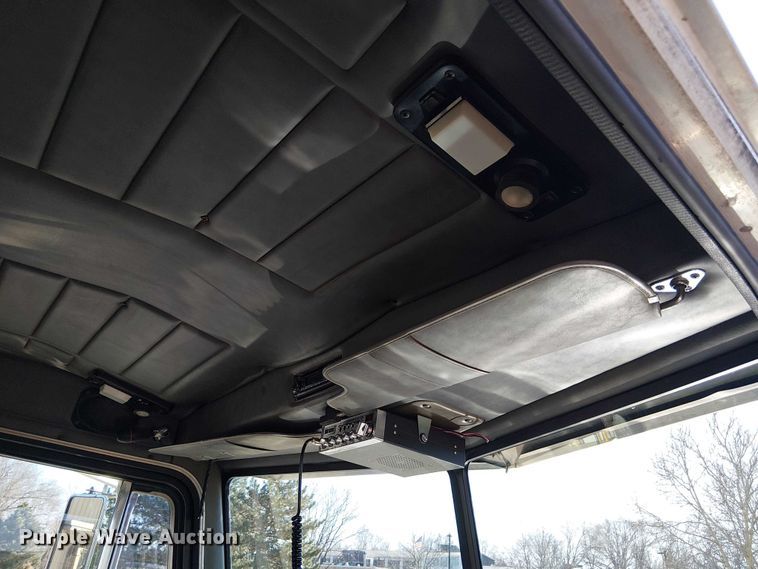 image for item FK0914 2002 Peterbilt 378 semi truck