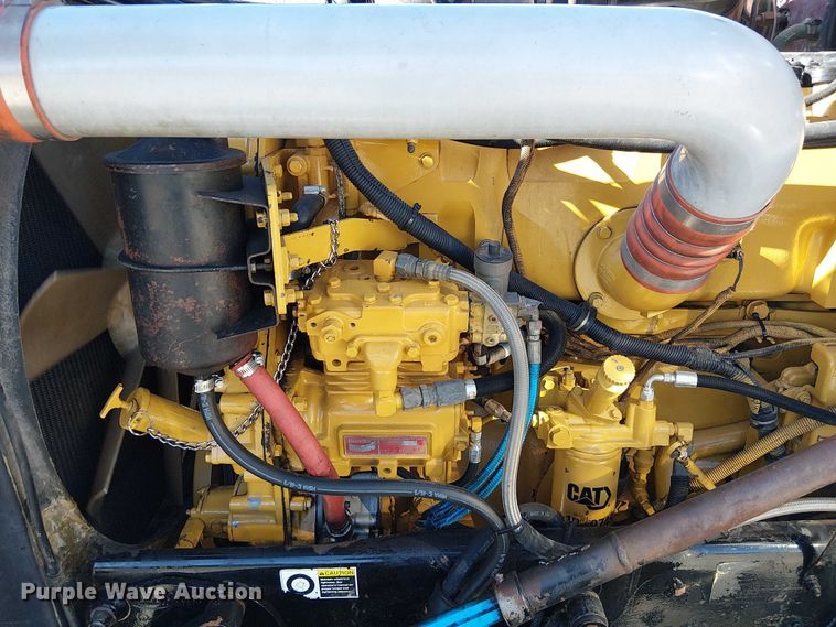 image for item FK0914 2002 Peterbilt 378 semi truck