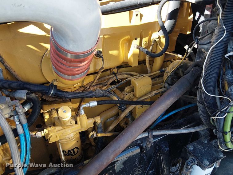 image for item FK0914 2002 Peterbilt 378 semi truck