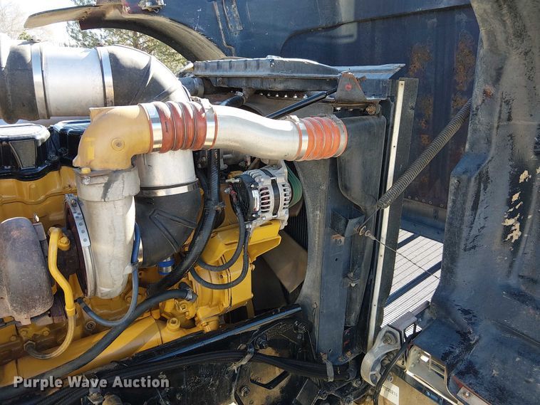 image for item FK0914 2002 Peterbilt 378 semi truck