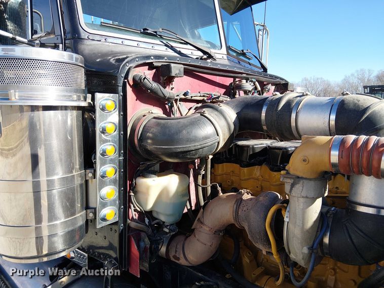 image for item FK0914 2002 Peterbilt 378 semi truck