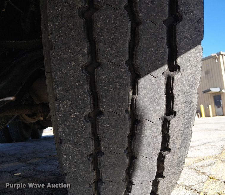 image for item FK0914 2002 Peterbilt 378 semi truck