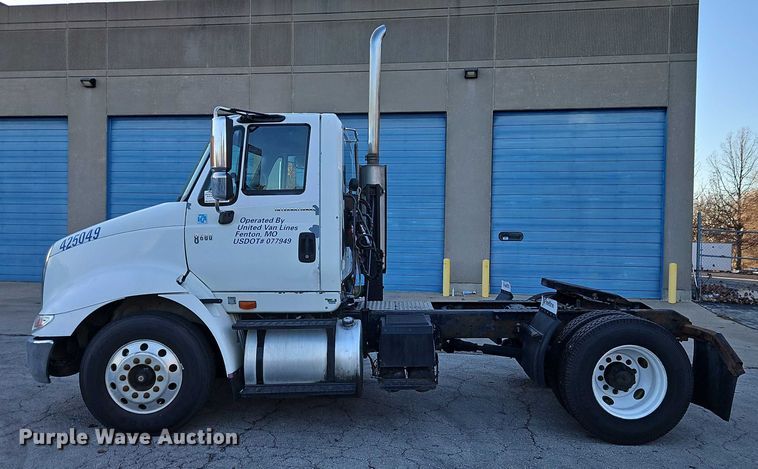 image for item FN5503 2005 International 8600 semi truck