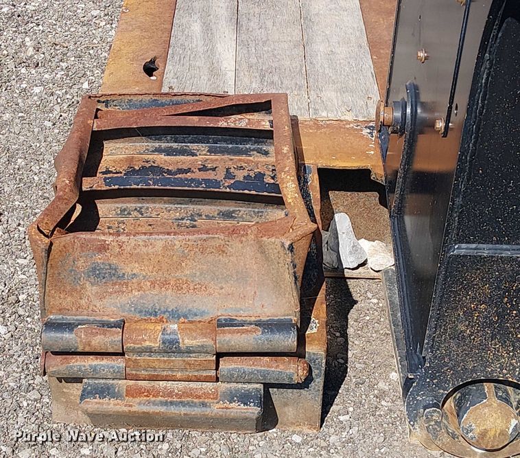 image for item NU9732 2016 XL Specialized Trailers XL110HDG lowboy equipment trailer