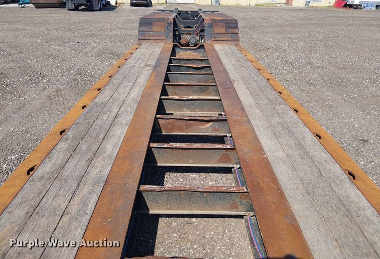 image for item NU9732 2016 XL Specialized Trailers XL110HDG lowboy equipment trailer